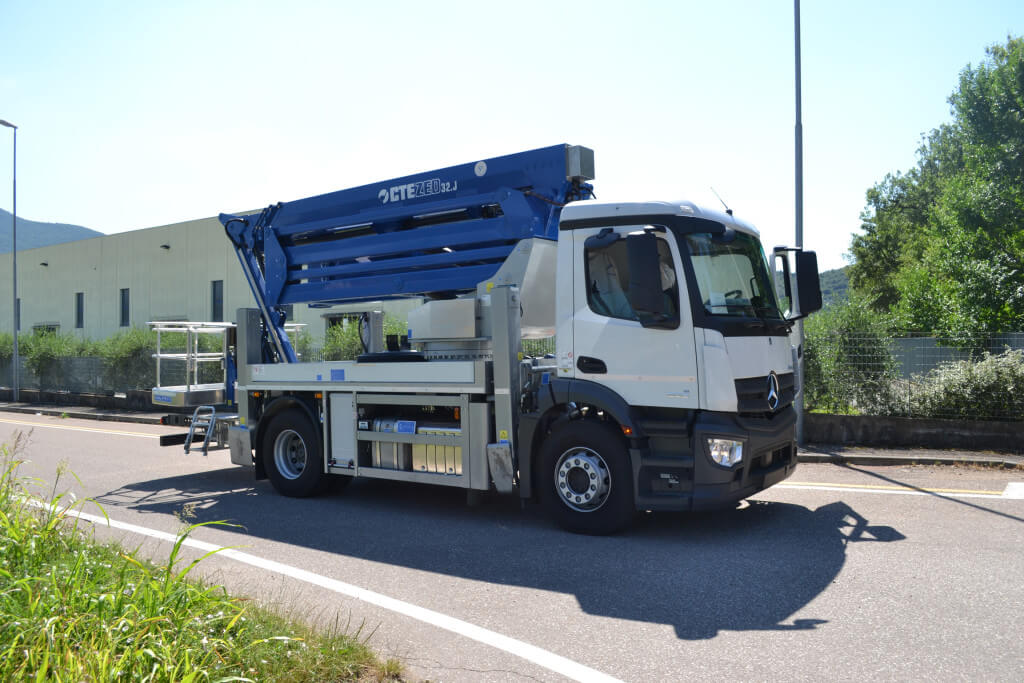 Plataforma-sobre-camion-articulada-CTE-zed32JHV-1