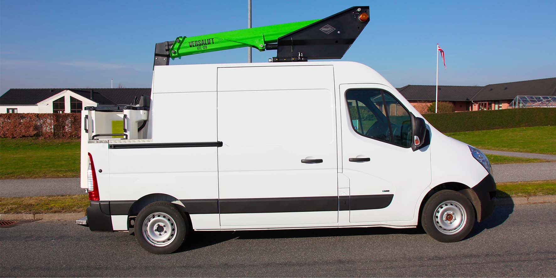 Plataforma-Sobre-Furgon-Versalift-120EVO-ELECTRIC_1